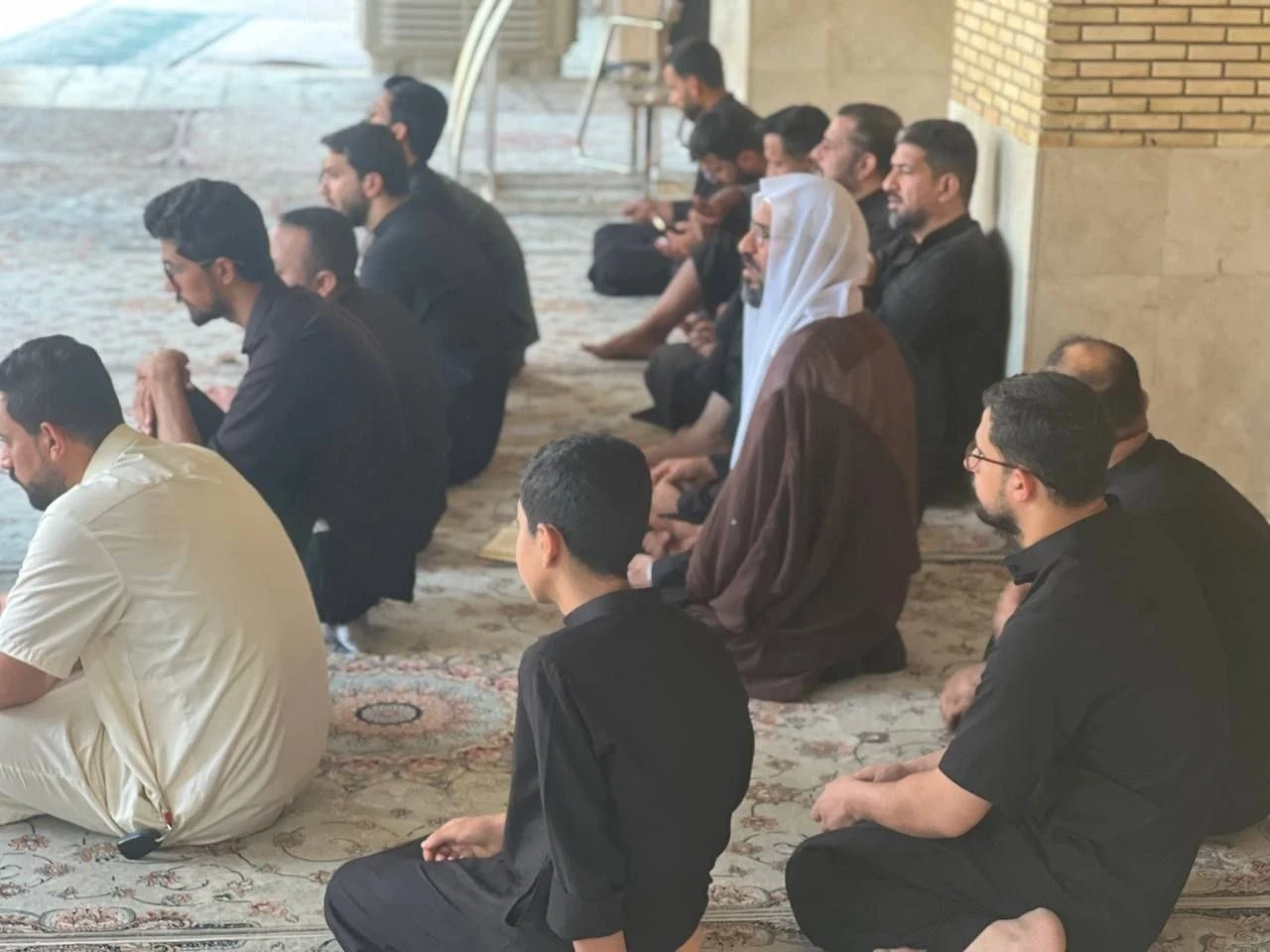 قراءة دعاء الندبة الأسبوعي في مسجد السهلة المعظم — صورة 1