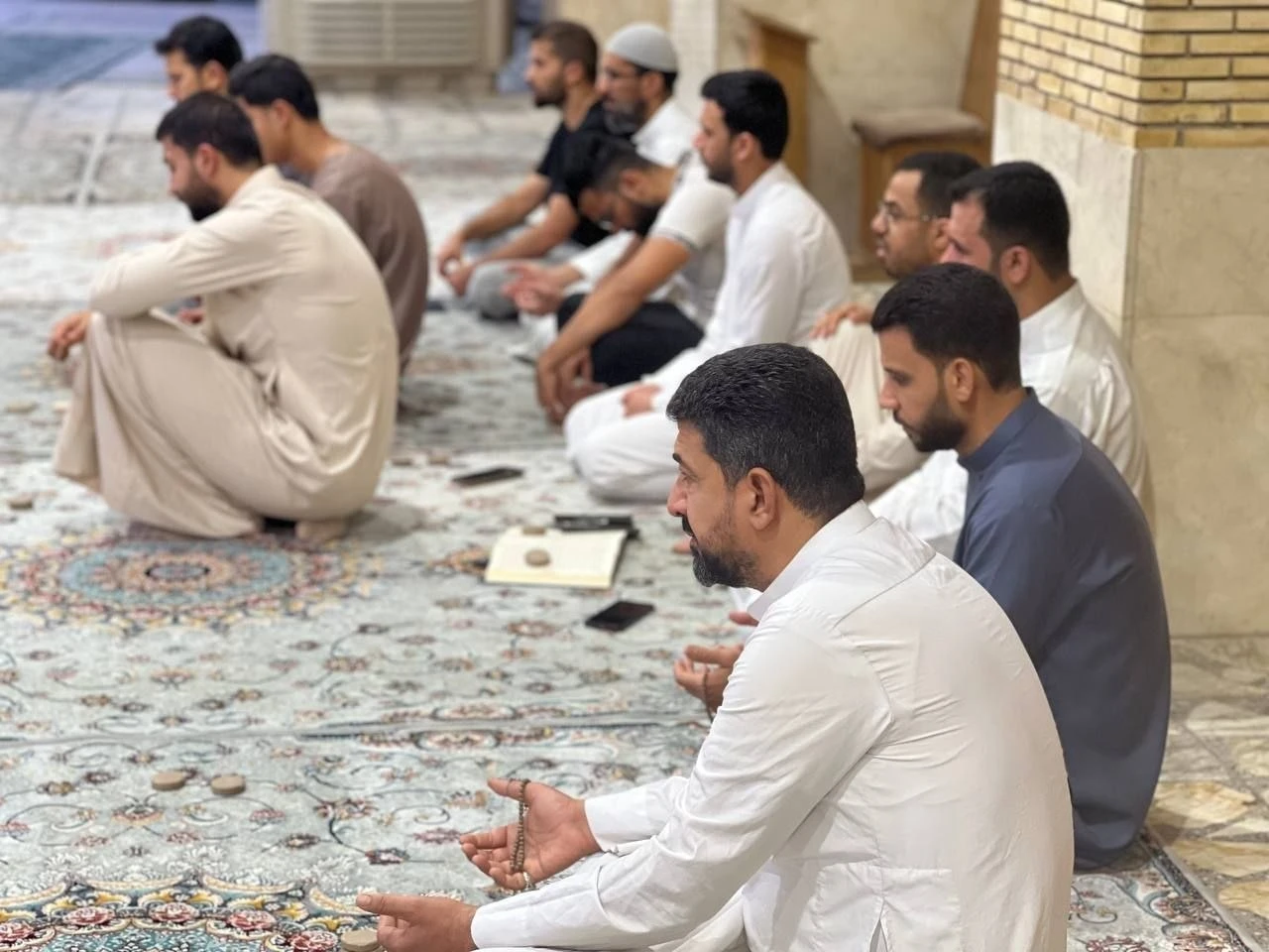قراءة دعاء الندبة الأسبوعي في مسجد السهلة المعظم — صورة 3